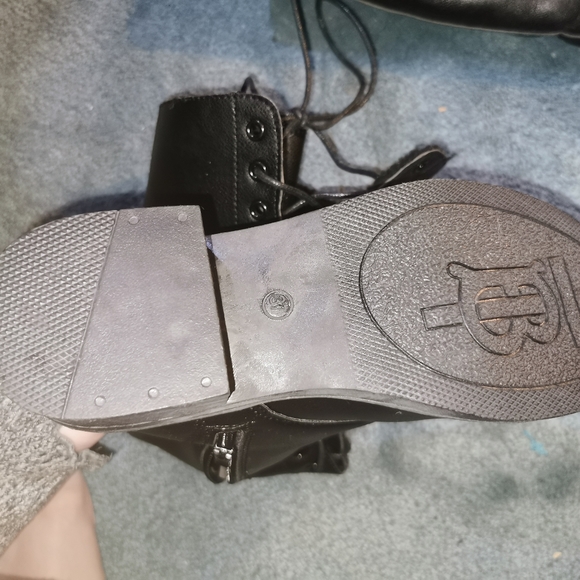 NEW boots - Picture 3 of 3